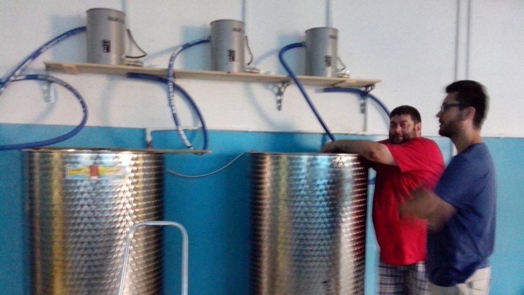 BROTECH. Бизнес-модель: производство на аутсорсинге