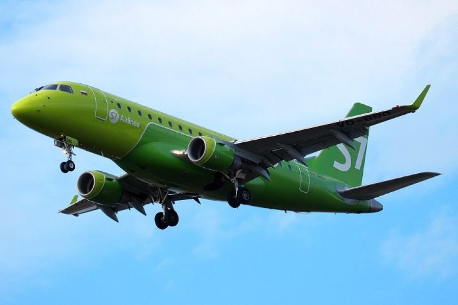 Самолет ч. Самолеты s7 Airlines Новосибирск. S7 Airlines авиакомпания Челябинск. Самолет s7 в Челябинске. Челябинск авиакомпания Сибирь.