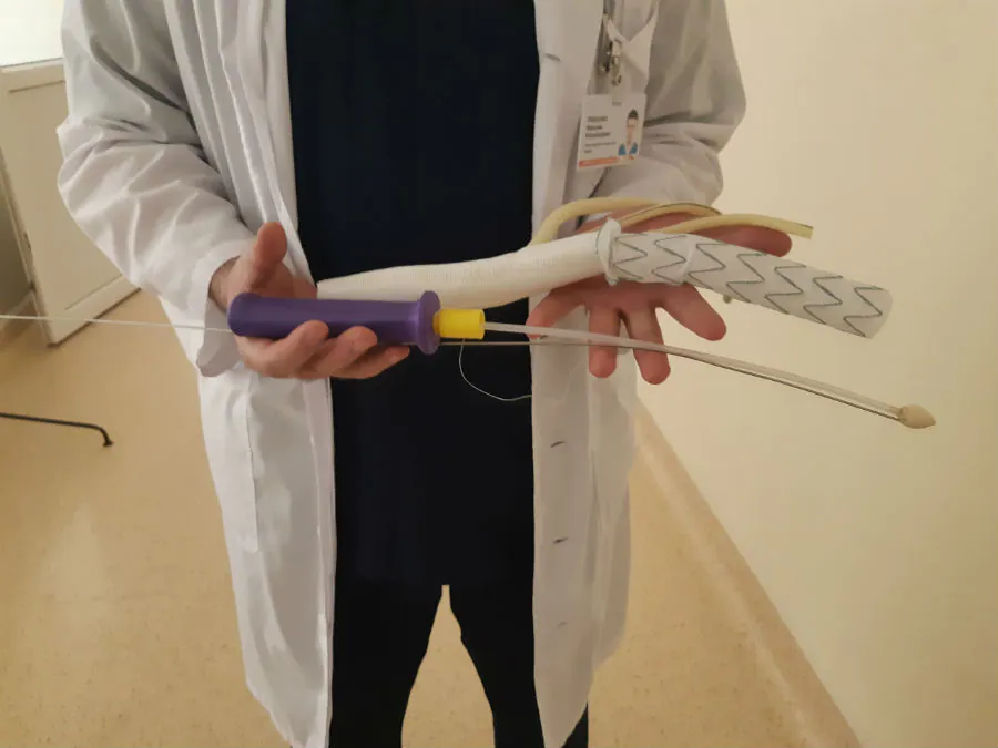 В клинике Мешалкина разработали гибридный протез аорты