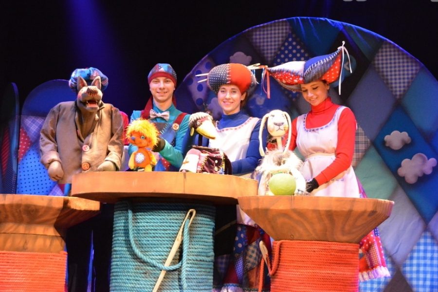 театр кукол тирлямы братск фото. братск театр тирлямы. братска. ребенок в кукольном театре арт. братский театр кукол тирлямы.