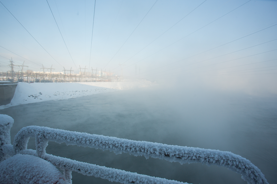 Новосибирская ГЭС. Новосибирская ГЭС зима. РУСГИДРО Новосибирская ГЭС. ГЭС Новосибирск зимой. Сильные морозы в новосибирске