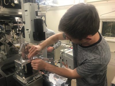 Установка для изучения процессов трения металлов с помощью синхротронного излучения