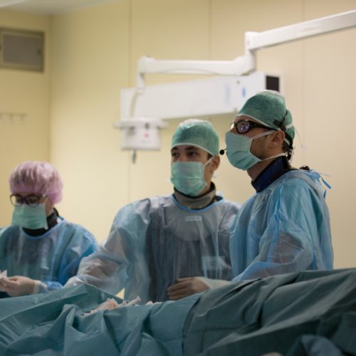 Хирурги Центра Мешалкина спасли пациентку с редкой жизнеугрожающей патологией