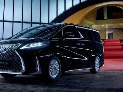 Почему лучше не сравнивать минивэны Lexus LM и Toyota Alphard?