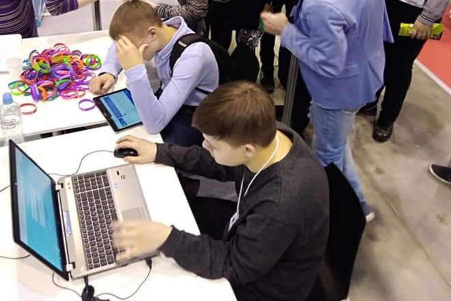 Новосибирские школьники протестируют интеллектуальную ИТ-платформу по профориентации