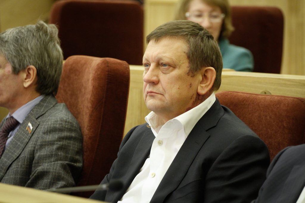 Лидер партсписка единороссов покидает Заксобрание