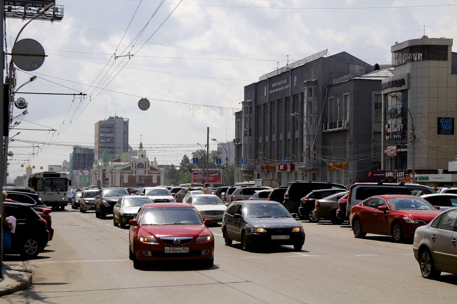 В Новосибирске сокращается доля отечественных авто