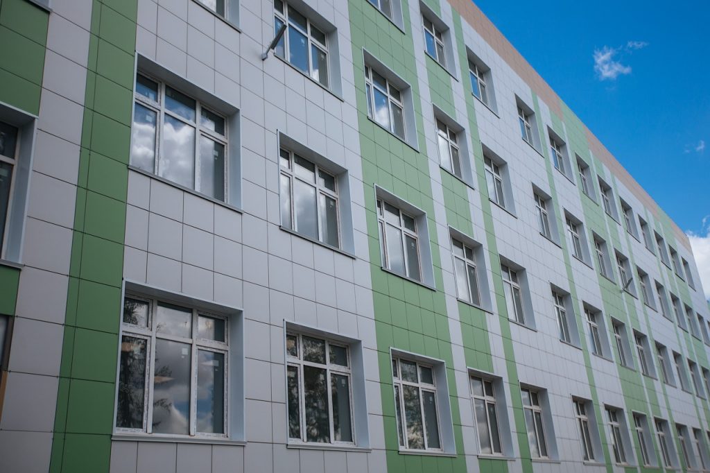 В микрорайоне «Стрижи» открывается школа на 1400 мест