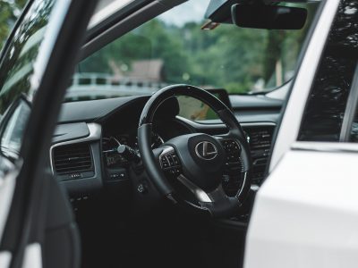 В Новосибирске самый желанный автомобиль мощностью от 250 л.с. — Lexus RX