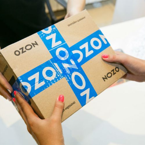 OZON откроет сеть выдачи заказов в магазинах ГК «Обувь России»