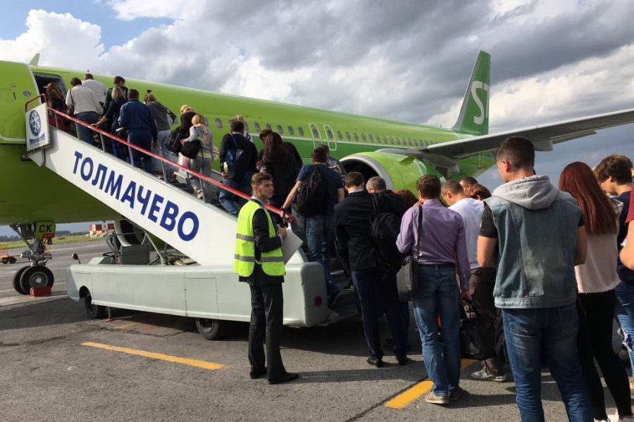 В августе в аэропорту Толмачёво зафиксирован пик по количеству обслуженных самолёто-вылетов