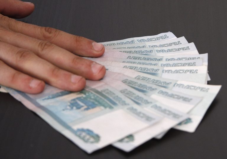 Должностное лицо структурного подразделения ОАО «РЖД» осудят за получение взятки