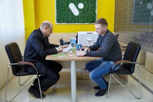 Мужчины занимают больше, чем женщины