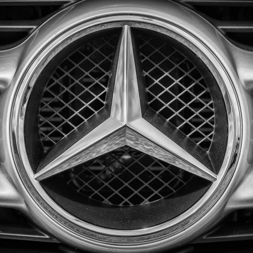 Mercedes-Benz отзывает в России около 400 автомобилей E-класса
