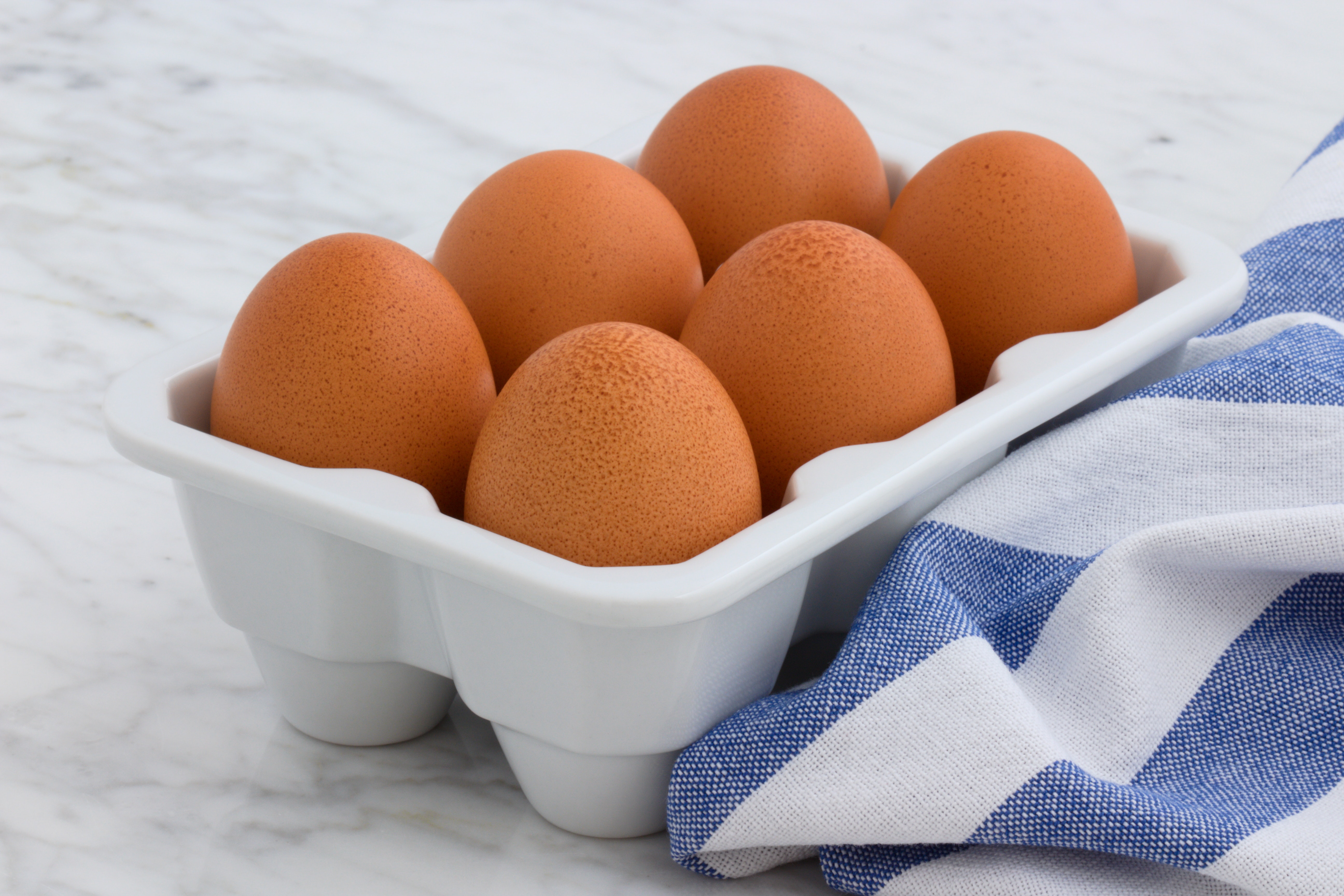 3 яйца в день можно. Куриные яйца. Яйца еда. Яйца кур. Яйцо картинка.