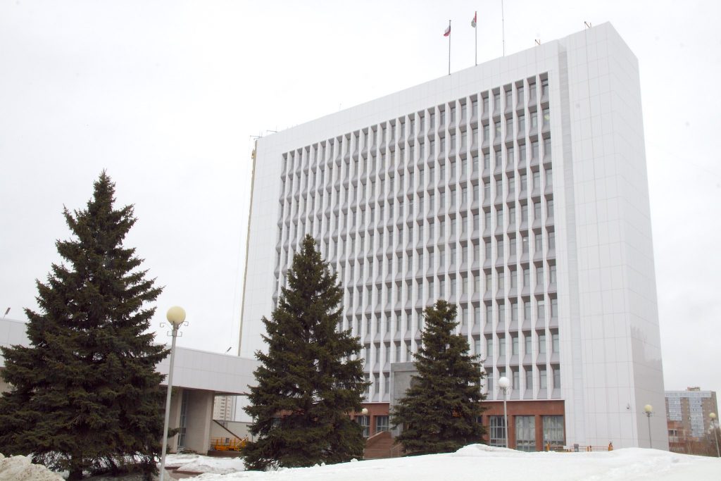 Региональные парламентарии проголосовали за поправки в Конституцию