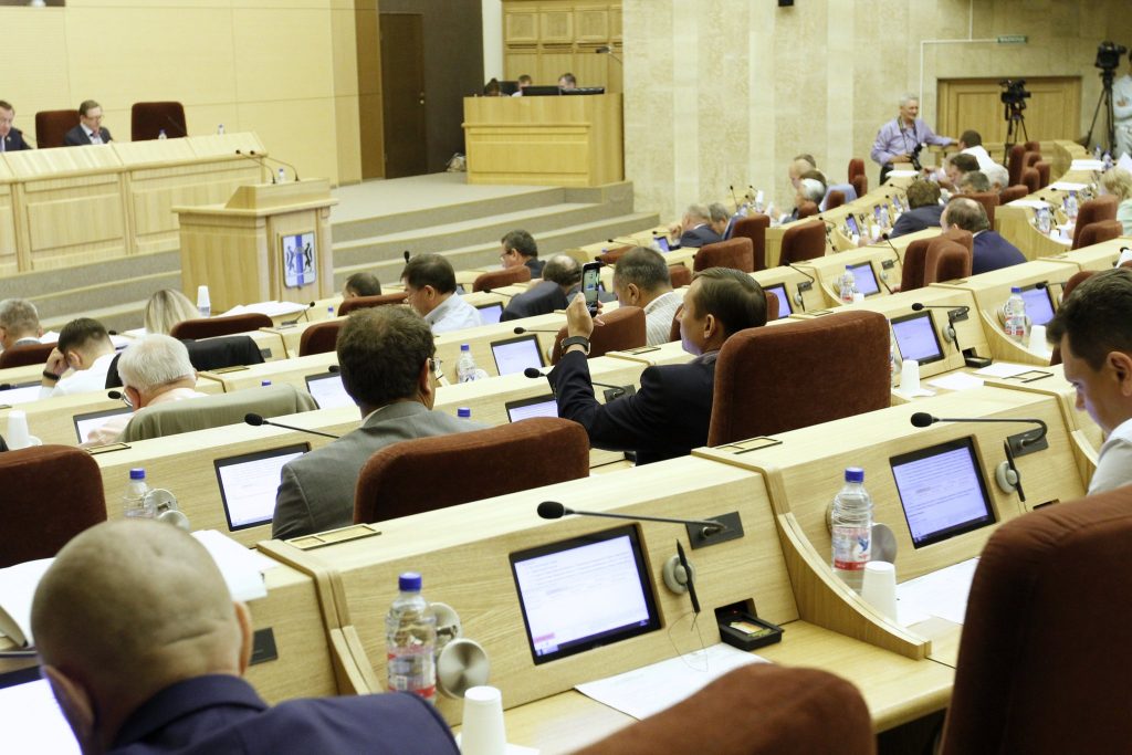 Депутатам могут добавить срок