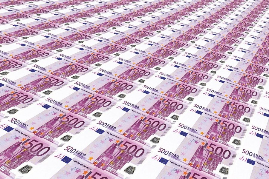 Курс евро на ММВБ повышался до 90,1 руб