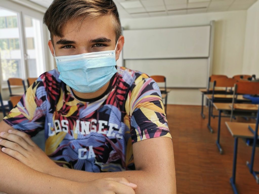 Осенние каникулы в школах могут продлить на неделю