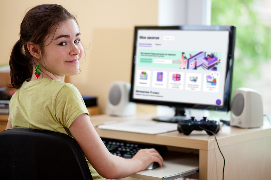 «Ростелеком» подарил лучшим ученикам новосибирского планетария сертификаты сервиса «Лицей»