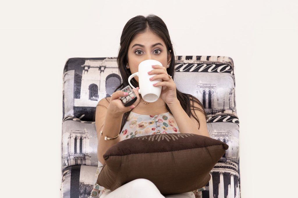 Праздновать — перед телевизором!