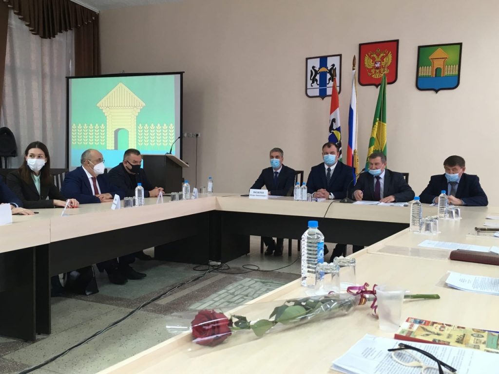 В двух районах Новосибирской области избрали глав