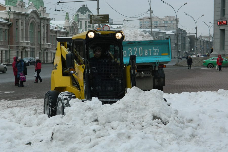 Мэрия планирует закупить технику для уборки тротуаров