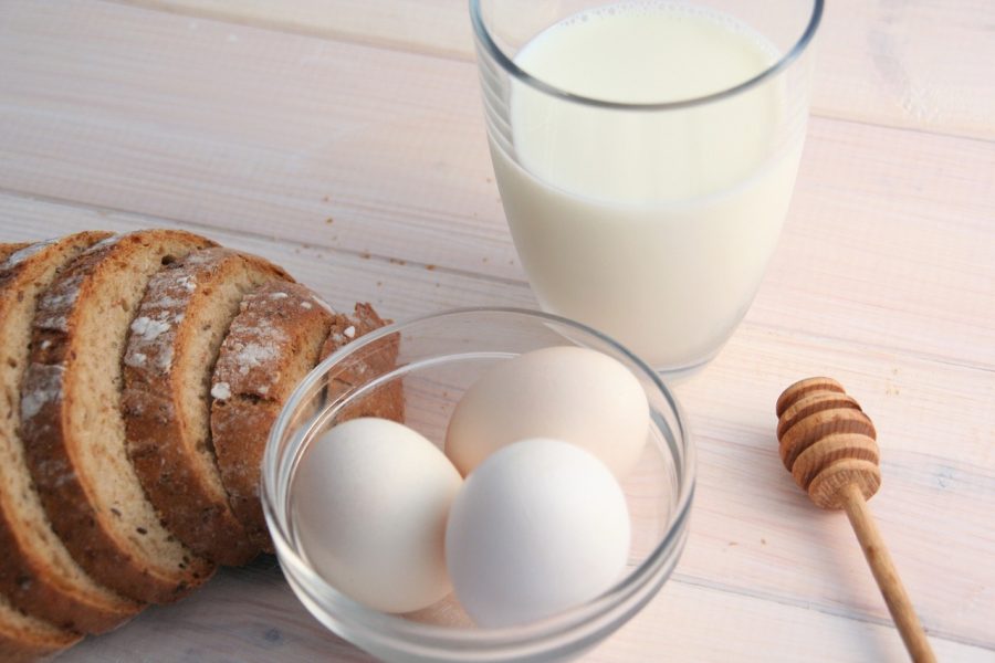 В январе в Новосибирской области подорожали молоко и куриные яйца