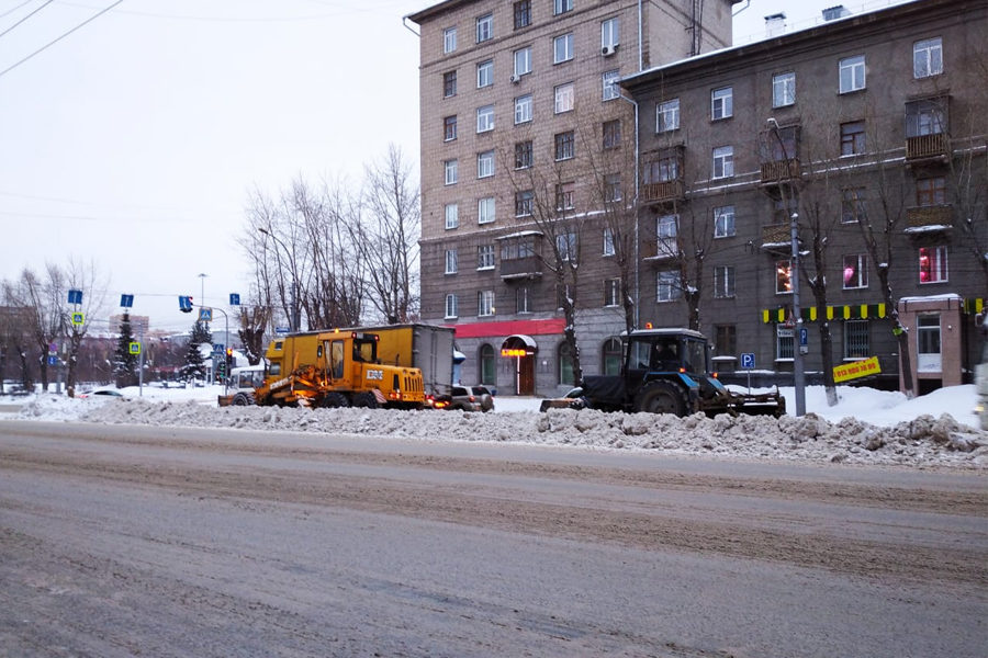 Сергей Меняло призвал область помочь Новосибирску с вывозом снега