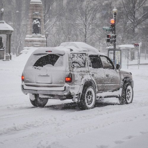 Прокуратура обязала мэрию города Омска улучшить качество уборки дорог от снега