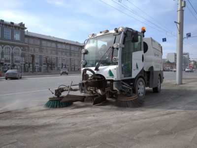 Центр Новосибирска моют с шампунем