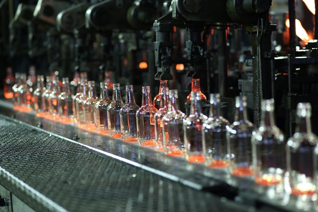 На «Сибстекле» запустят новый технологический комплекс по обработке стеклобоя