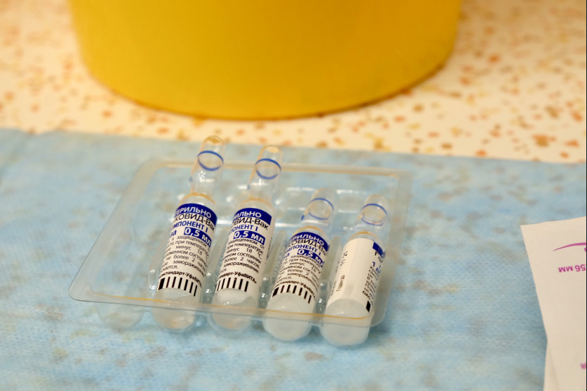 В Новосибирск поступили более 25 тысяч доз вакцины от коронавируса