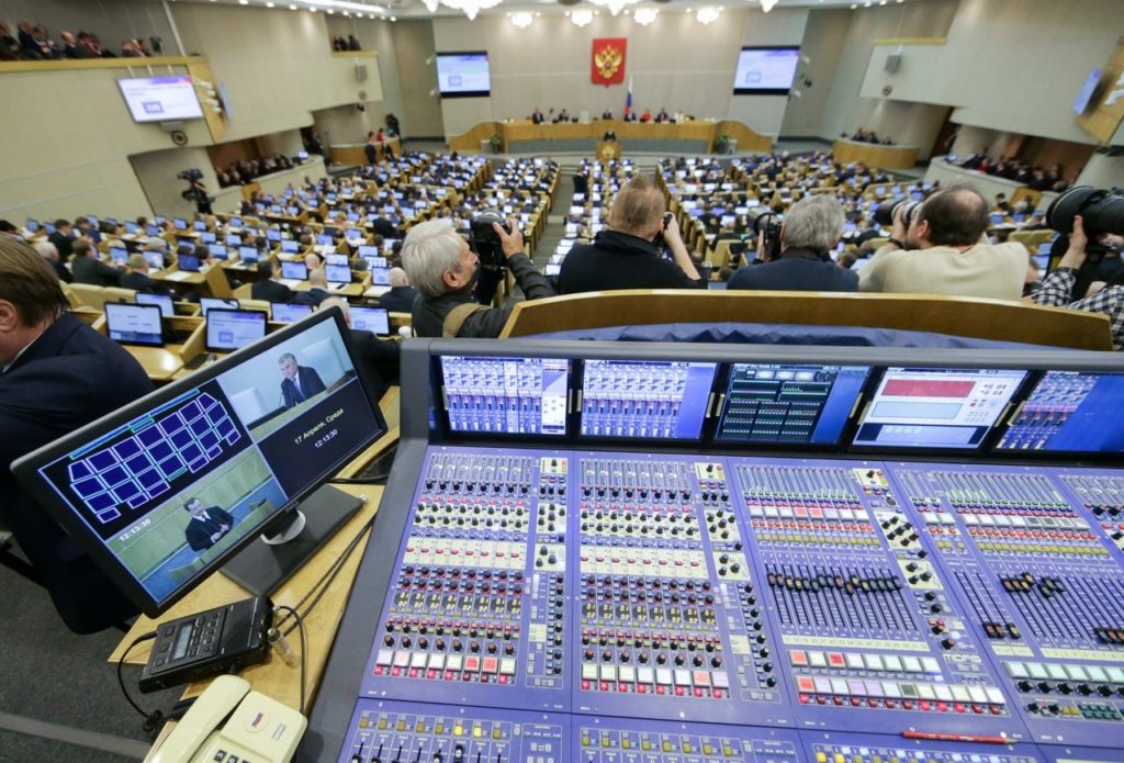 Округа-лидеры, активность агитации и вскрытие конвертов феном