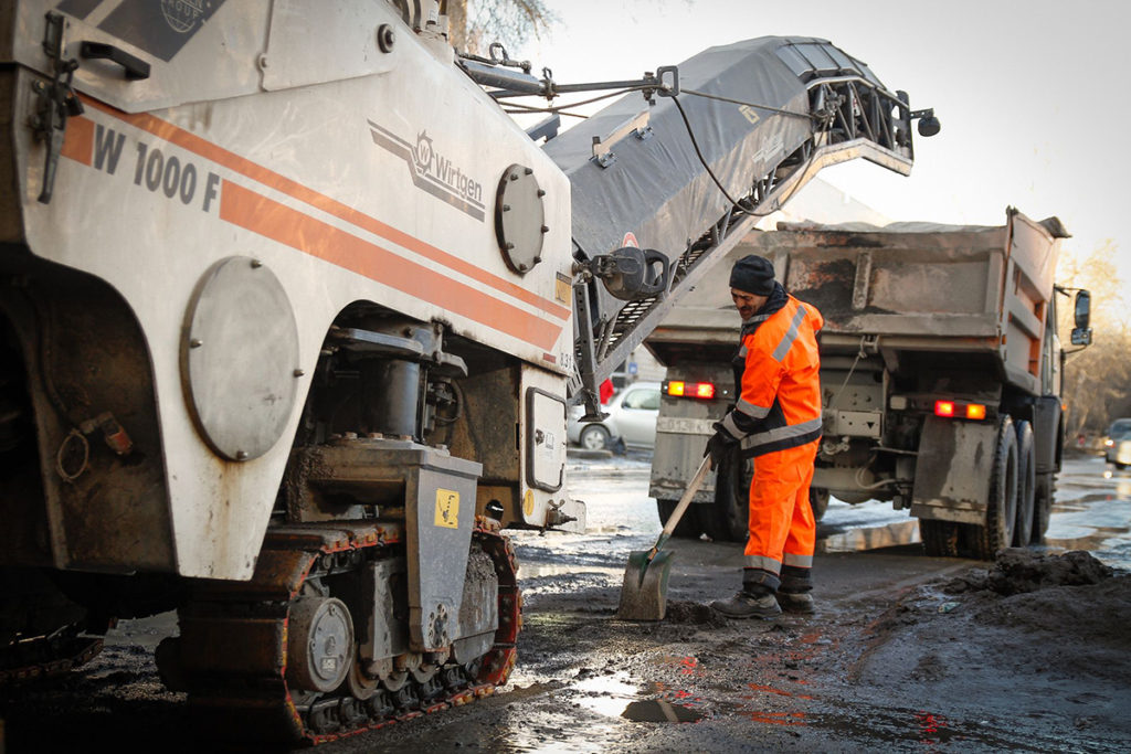 Как потратить миллиард на дороги?