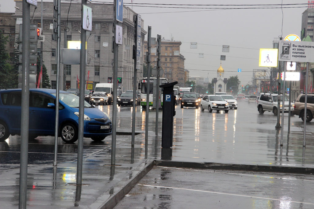 Около 70% парковочных сессий на платных парковках Новосибирска не оплачиваются