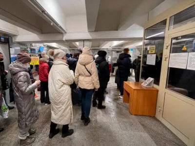 В метро Новосибирска появились новые «всеядные» турникеты