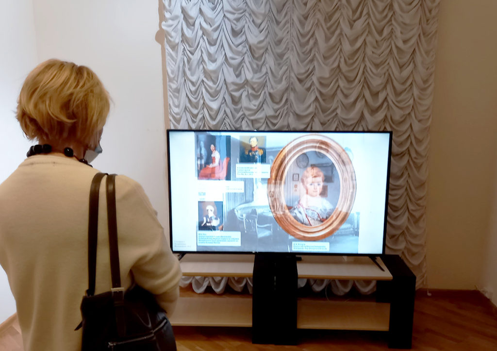 Выставки Новосибирска. Аристократический портрет: от гимна до шепота