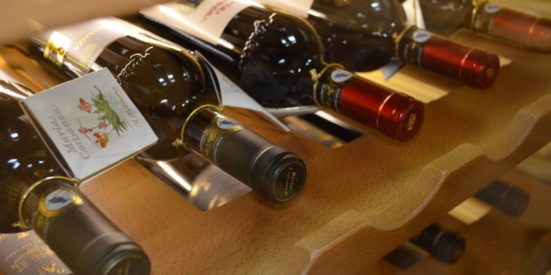 Из магазинов могут исчезнуть некоторые виды вина сразу после Нового года
