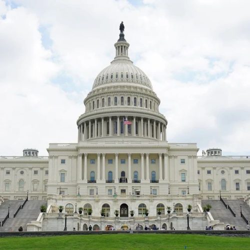 Конгресс США принял законопроект о запрете импорта энергоносителей из России