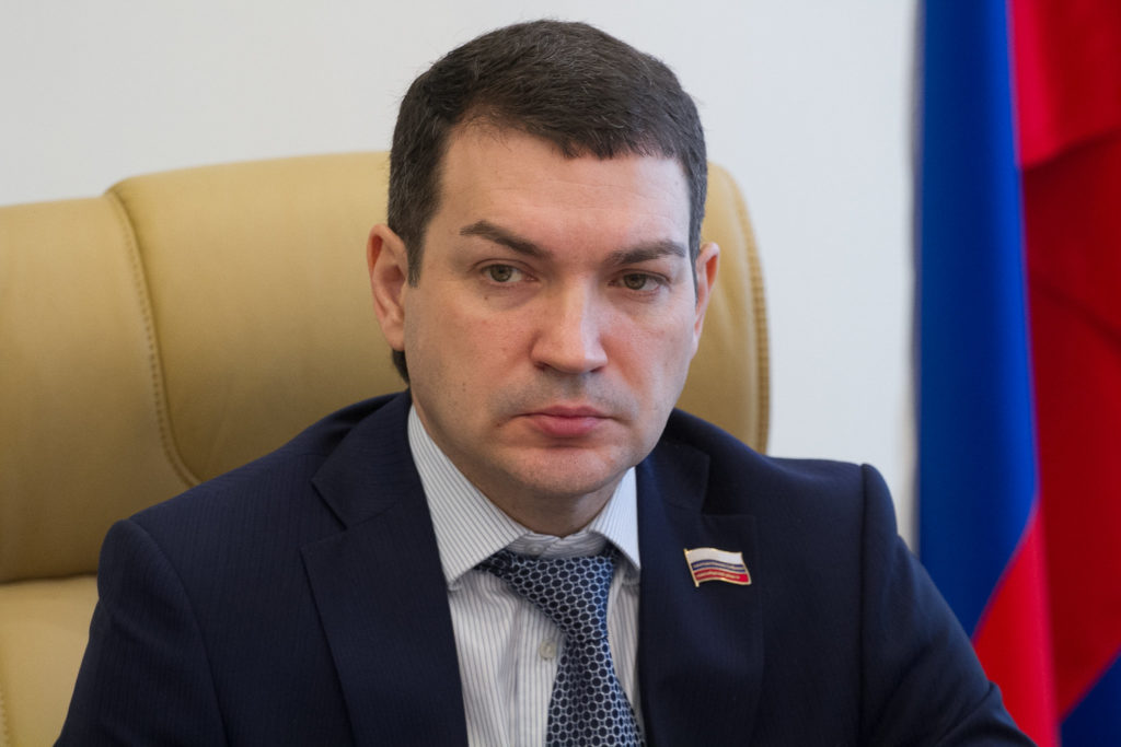 Экс-депутат ушел в вице-губернаторы, глава минкульта — в образование