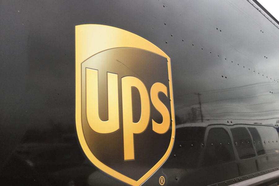 Американская логистическая корпорация UPS приостановила работу в России