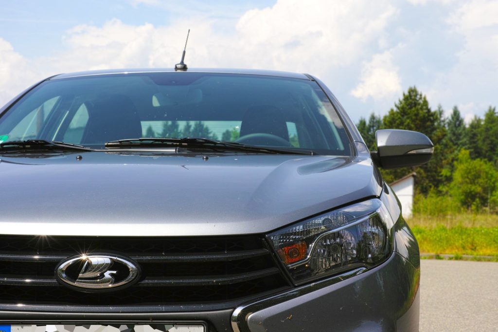 Сборку Lada Vesta остановят на полгода