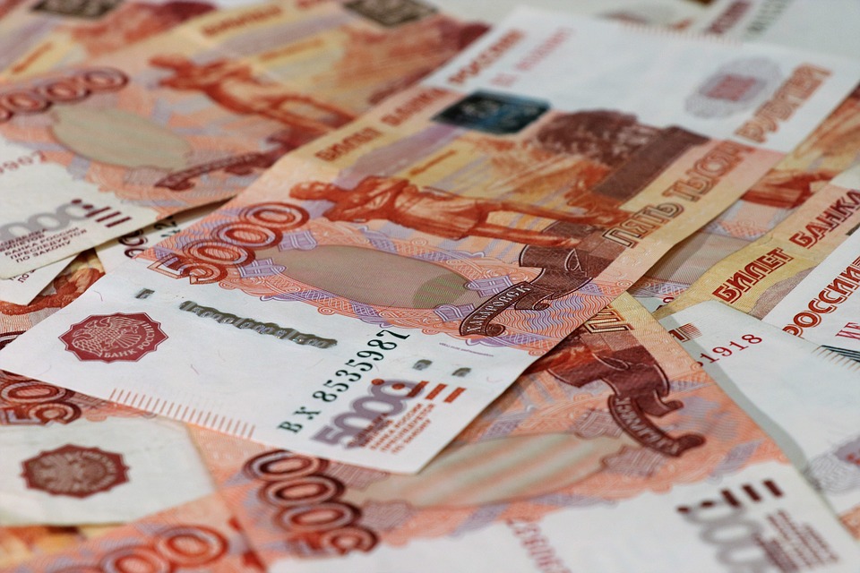 Как стало возможным укрепление рубля при спаде в экономике