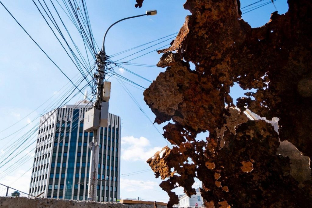 Отключение горячей воды в Новосибирске откладывается из-за большого количества «сложных дефектов»