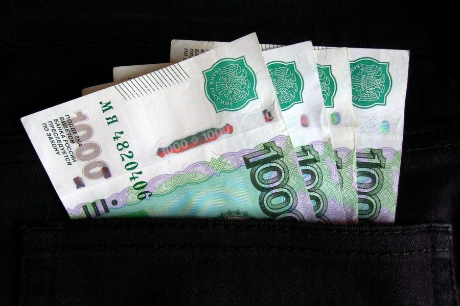 Проект нового постановления Минтруда предлагает выплачивать пособия россиянам моложе 35 лет