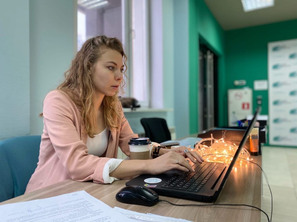 Суд прекратил административное преследование депутата Хельги Пироговой