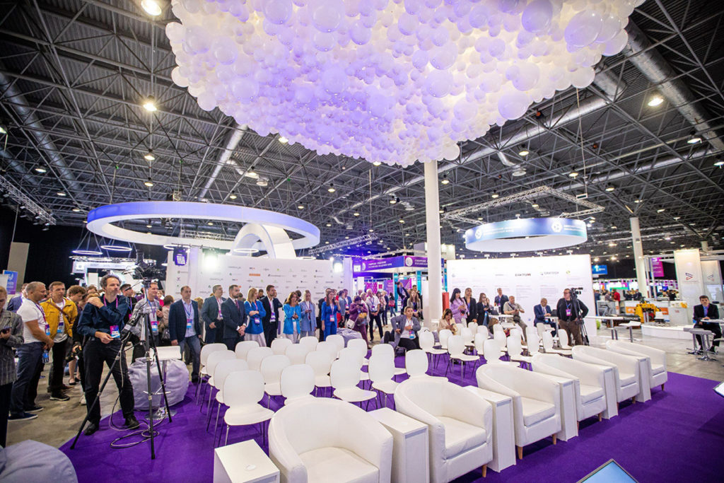 «Это возможность представить проекты будущего»: в Новосибирске стартовала 16-я Сибирская Венчурная Ярмарка