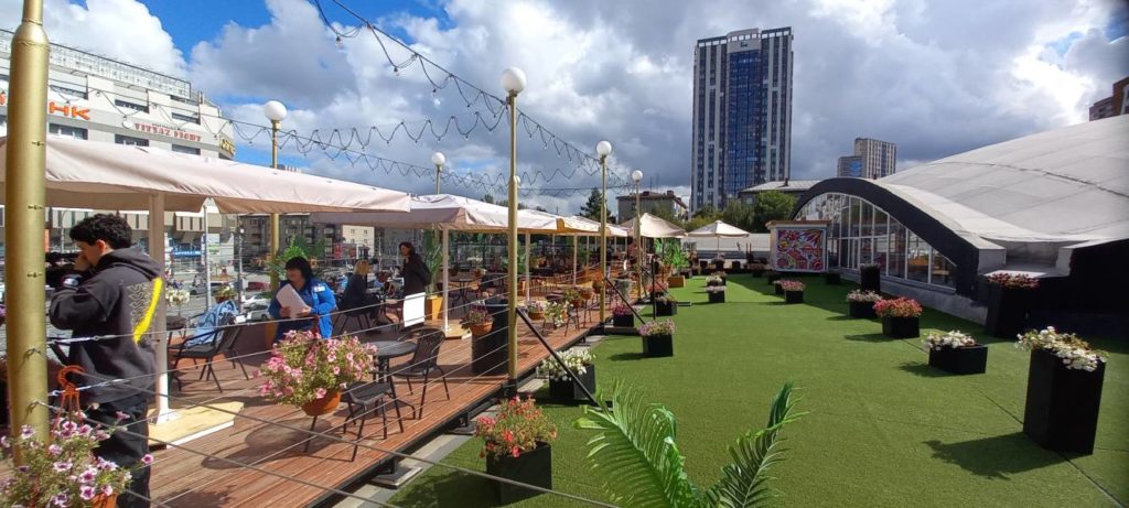 Общепит вышел на крышу Центрального рынка