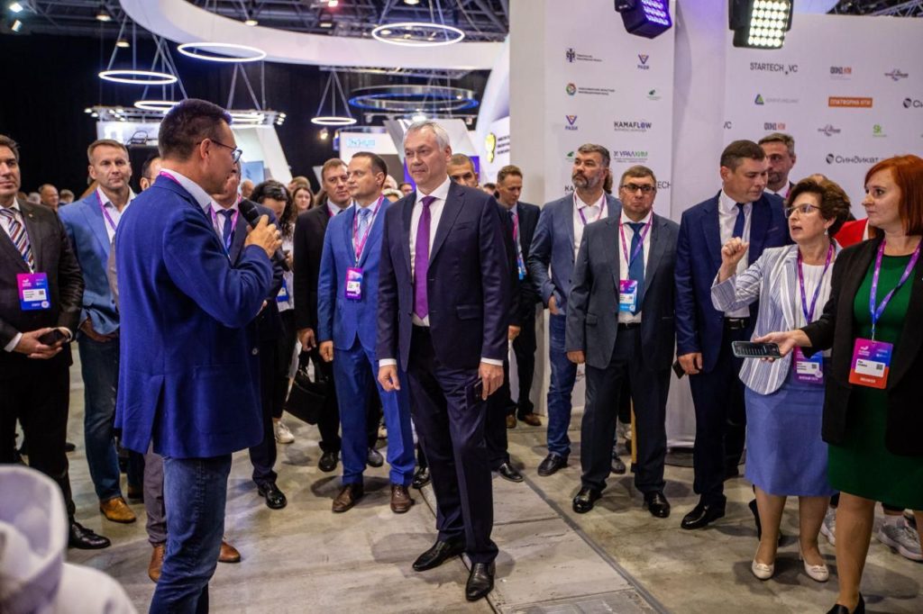 «Заинтересованность в проектах есть»: итоги визита губернатора Андрея Травникова на Сибирскую Венчурную Ярмарку
